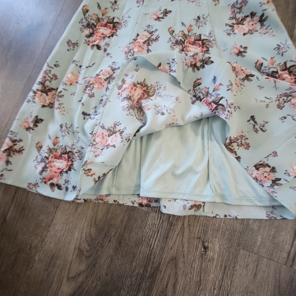 Betsey Johnson Short Sleeved A-Line Dress - Picture 5 of 6